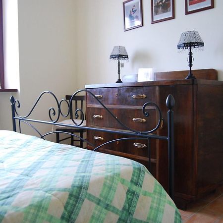 Casale il Cerqueto Bed and Breakfast San Severino Marche Camera foto